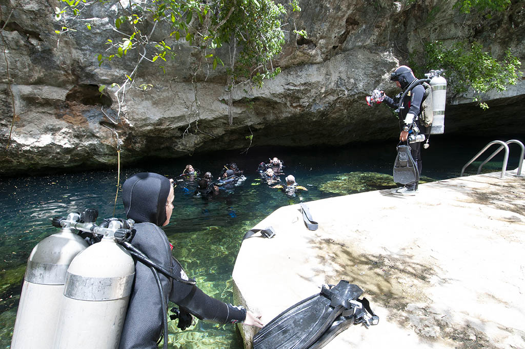 Backmount tekniske dykkerkurser med Technical Diving Courses